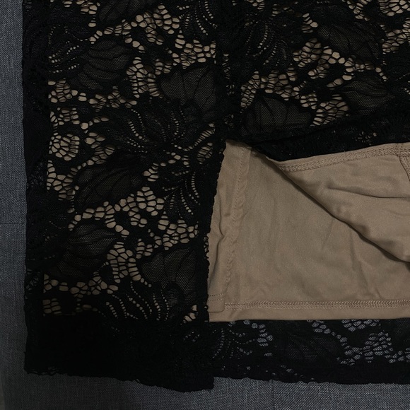 Lace BodyCon Dress - Picture 7 of 9